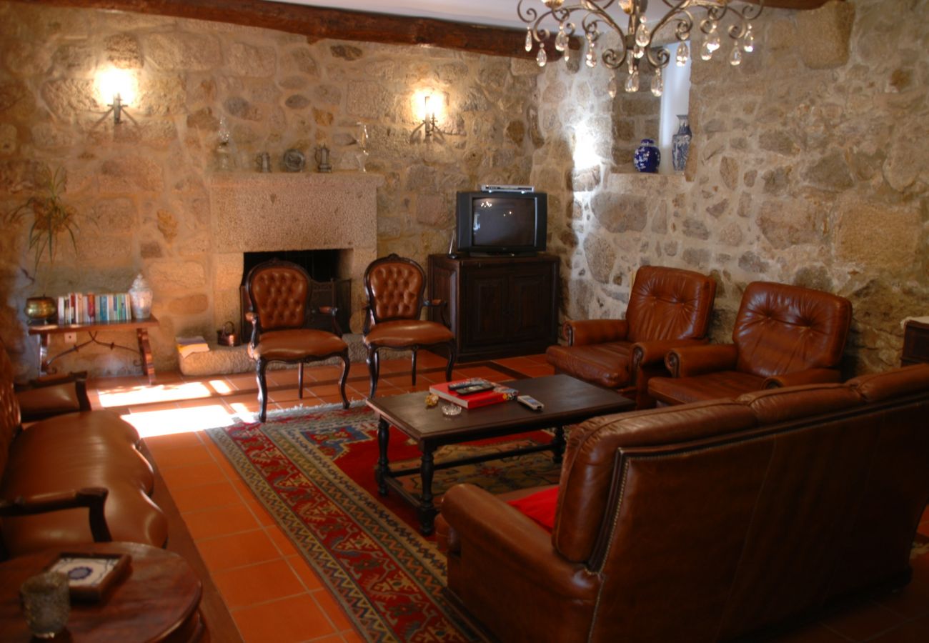 Villa in Ponte de Lima - Villa 219 XVII Century Manor w/ Pool and Tennis