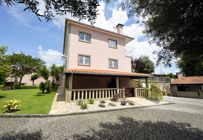 Villa/Dettached house in Ponte de Lima - Villa 296 - Beautiful Holiday Villa with private Pool